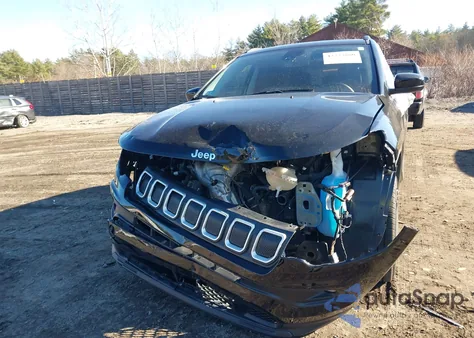 2022 Jeep Compass Latitude 4X4 from USA, damaged, VIN 3C4NJDBBXNT121962